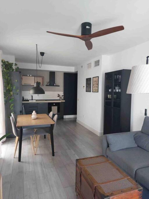 Cozy Apartment Malaga Exterior photo